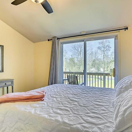 Peaceful Poconos Home With Lake And Pool Access! Long Pond Eksteriør billede