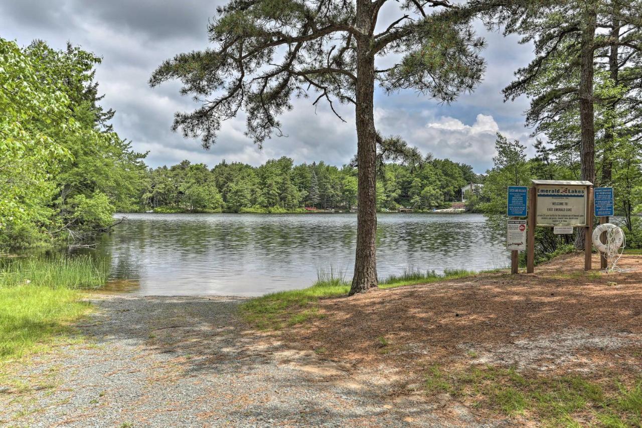 Peaceful Poconos Home With Lake And Pool Access! Long Pond Eksteriør billede