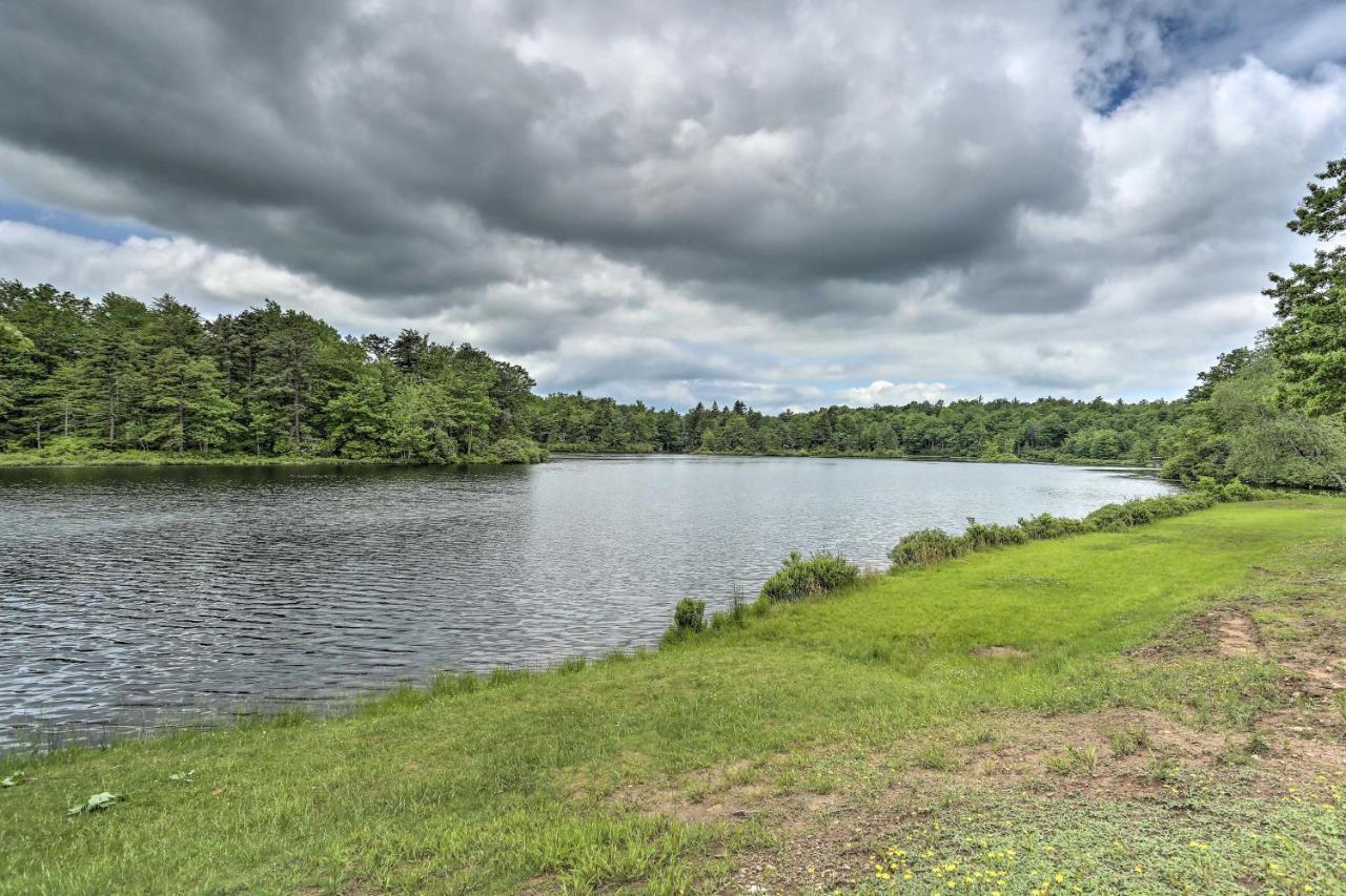 Peaceful Poconos Home With Lake And Pool Access! Long Pond Eksteriør billede